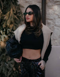 Fitted short cut sweater