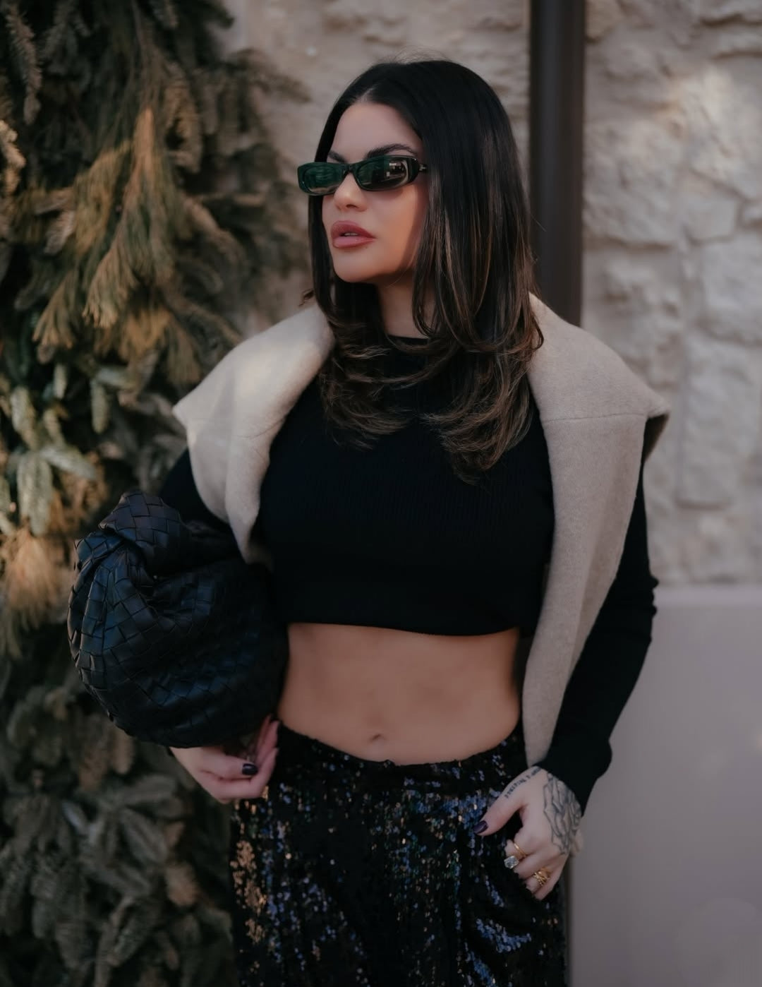 Fitted short cut sweater